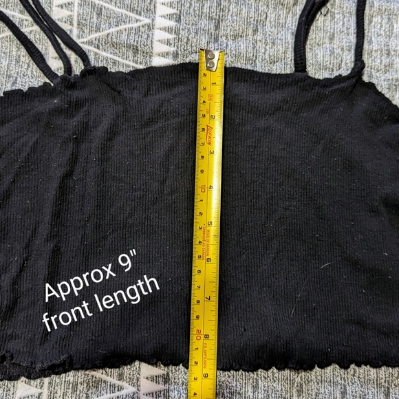 🎉 Free with purchase - Garage brand, xs ladies black crop tank, used - Picture 3 of 6